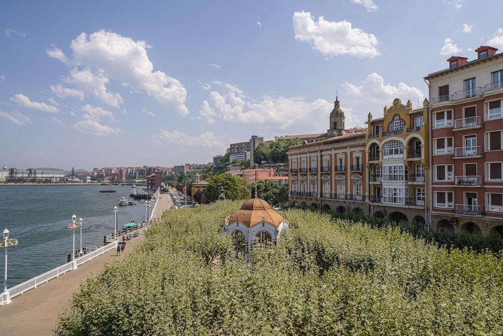 Puente Colgante Boutique Hotel Portugalete Exteriör bild